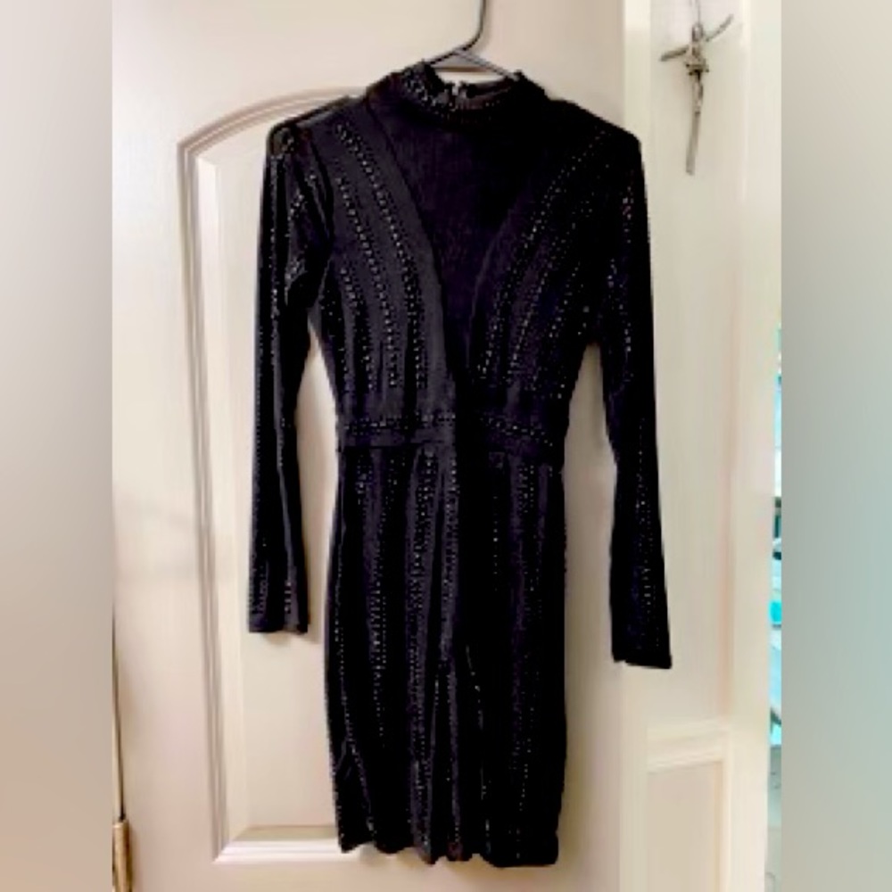 Short long sleeve dress